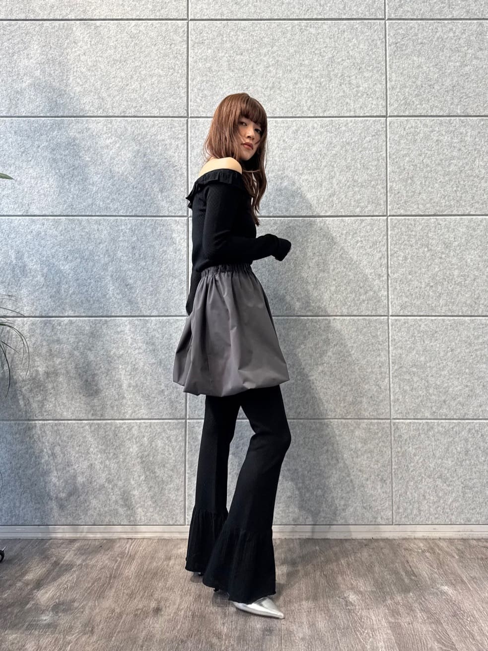 miyu maesakaさんの「CODE A｜lace knit pants」を使ったコーディネート