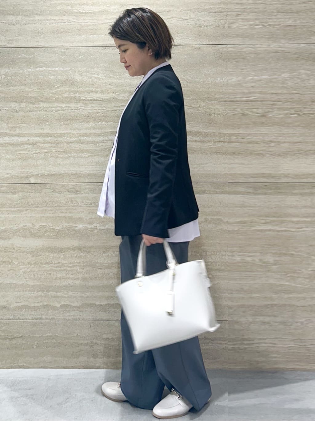 NAMIさんの「OPAQUE.CLIP｜《通勤／セットアップ対応》Vネックジャケット／ダブルクロス【洗濯機洗い可】」を使ったコーディネート
