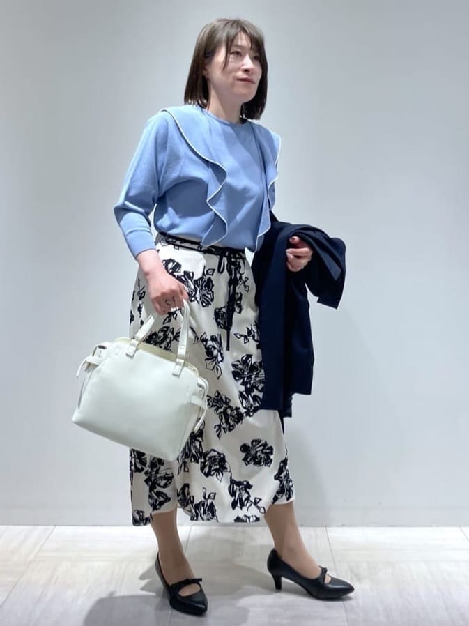 関根さんの「Reflect｜◆ラッフルフリルプルオーバーニット」を使ったコーディネート