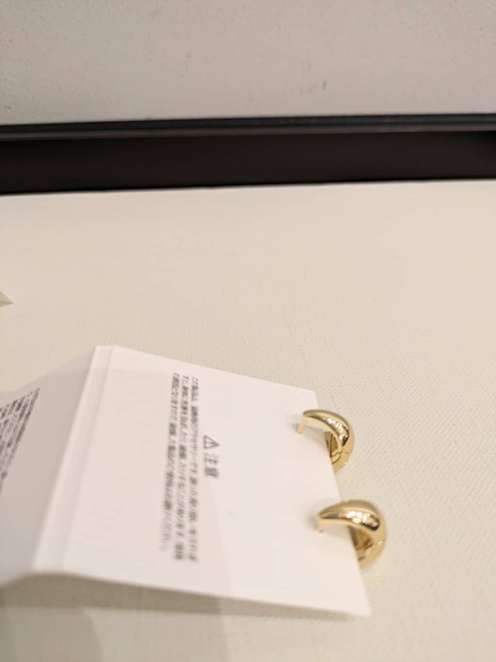 ながみねさんの「THE SHOP TK｜◆クリアドロップメタルコンビピアス」を使ったコーディネート