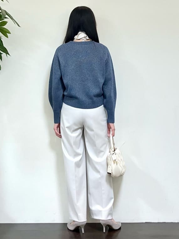 カレンさんの「UNTITLED｜【手洗い／88cm正方形】バイカラーハーネススカーフ」を使ったコーディネート