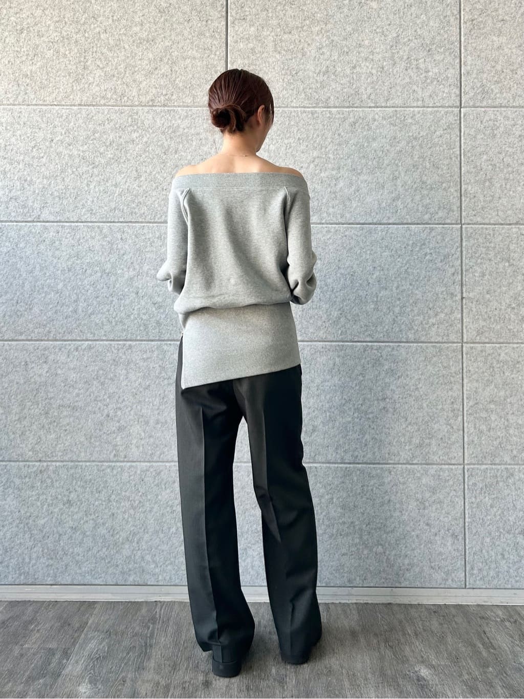harunaさんの「CODE A｜turn up chic trousers」を使ったコーディネート