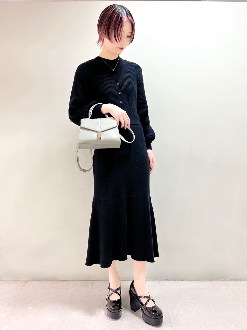 myさんの「ESPERANZA｜厚底キラキラダブルストラップパンプス」を使ったコーディネート