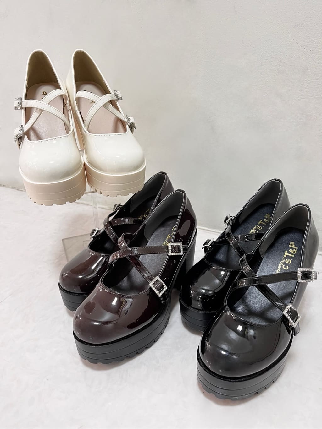myさんの「ESPERANZA｜厚底キラキラダブルストラップパンプス」を使ったコーディネート