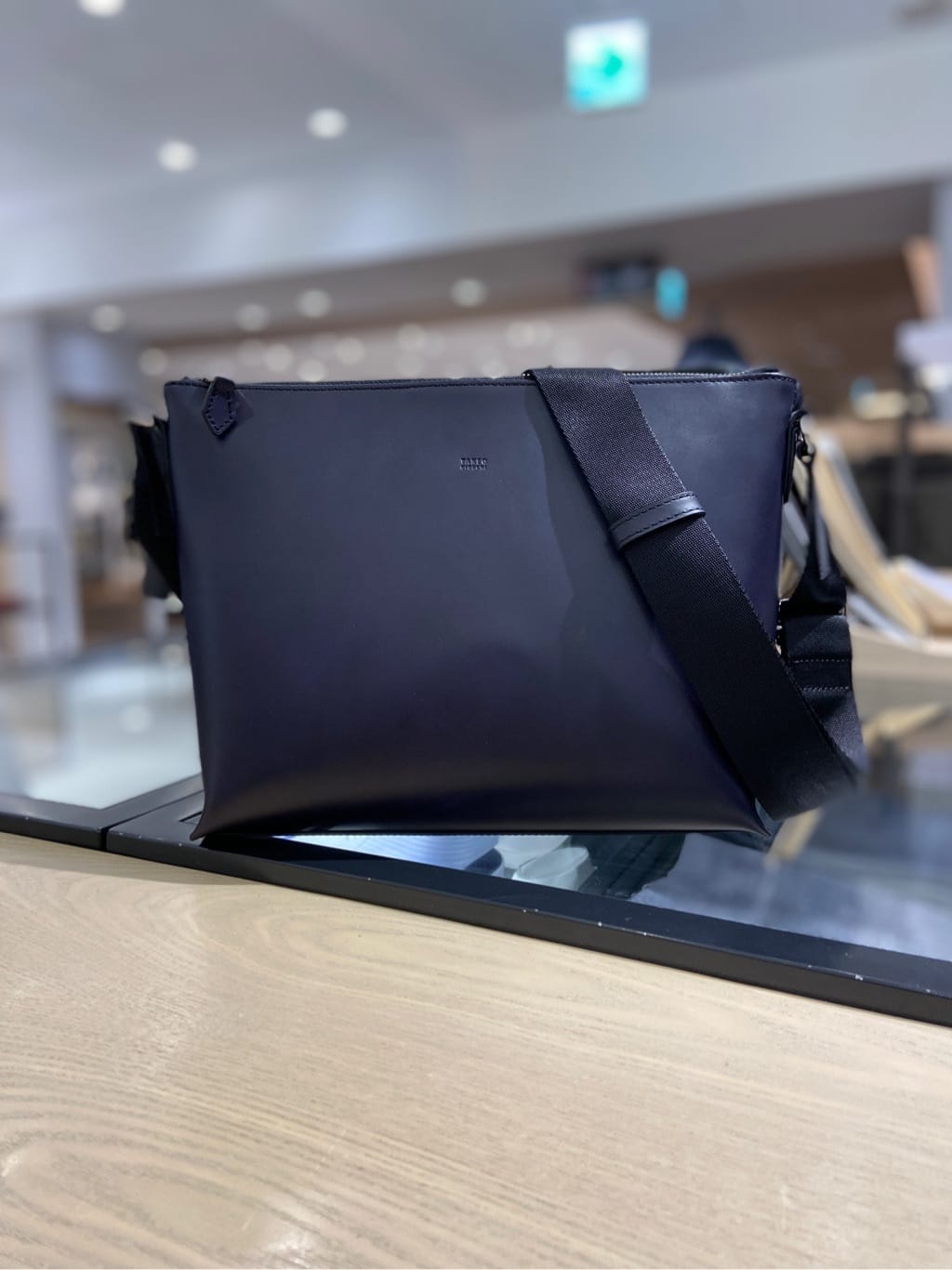 わいずみさんの「TAKEO KIKUCHI｜ハットモチーフ ジャカード ストライプ シャツ」を使ったコーディネート