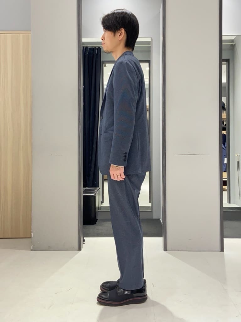 わいずみさんの「TAKEO KIKUCHI｜【多機能・軽量】シャドーライン リュック」を使ったコーディネート