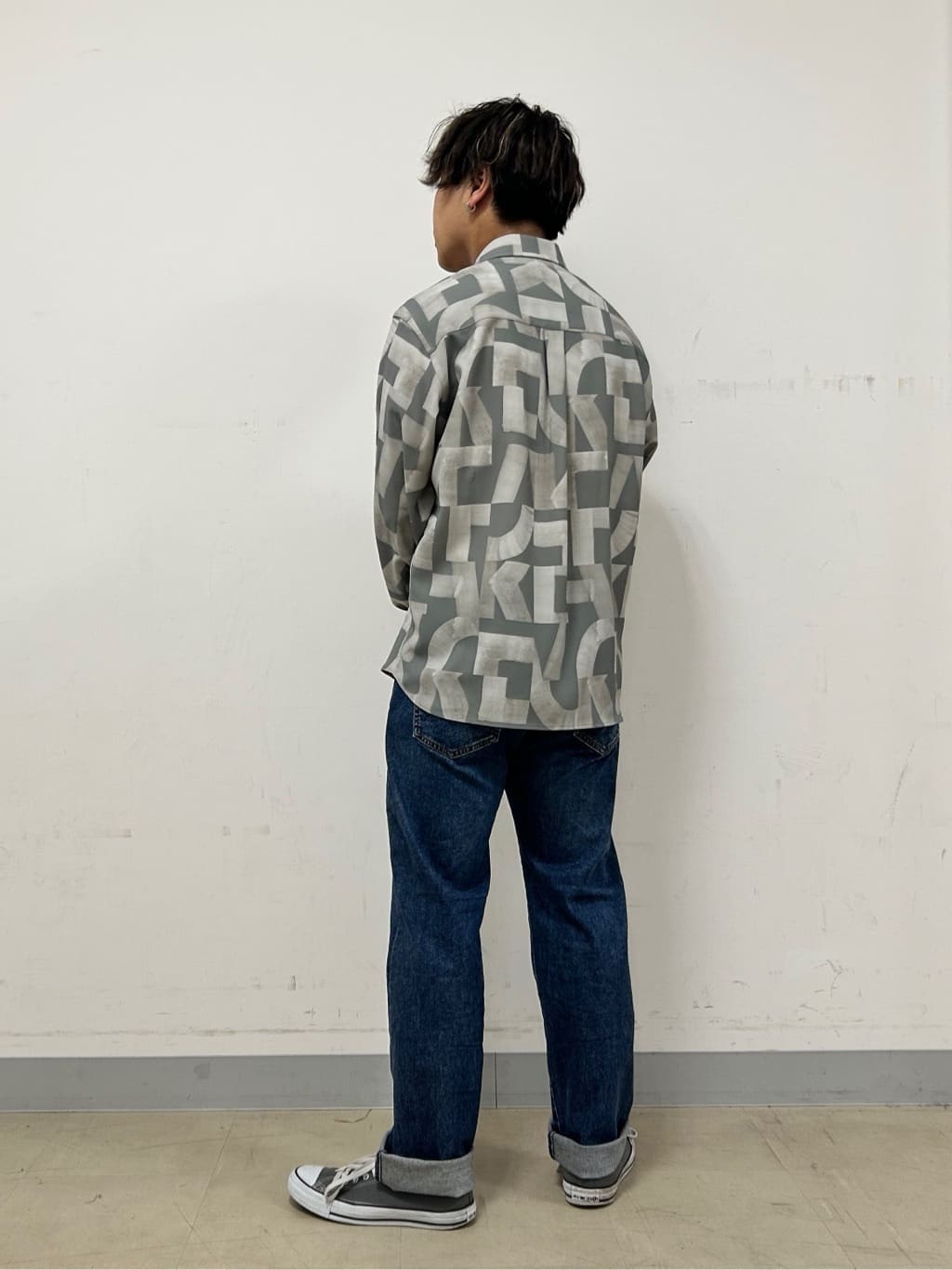 Hiroさんの「TAKEO KIKUCHI｜【モンスターストレッチ】日本製 ウォッシュド デニムパンツ」を使ったコーディネート