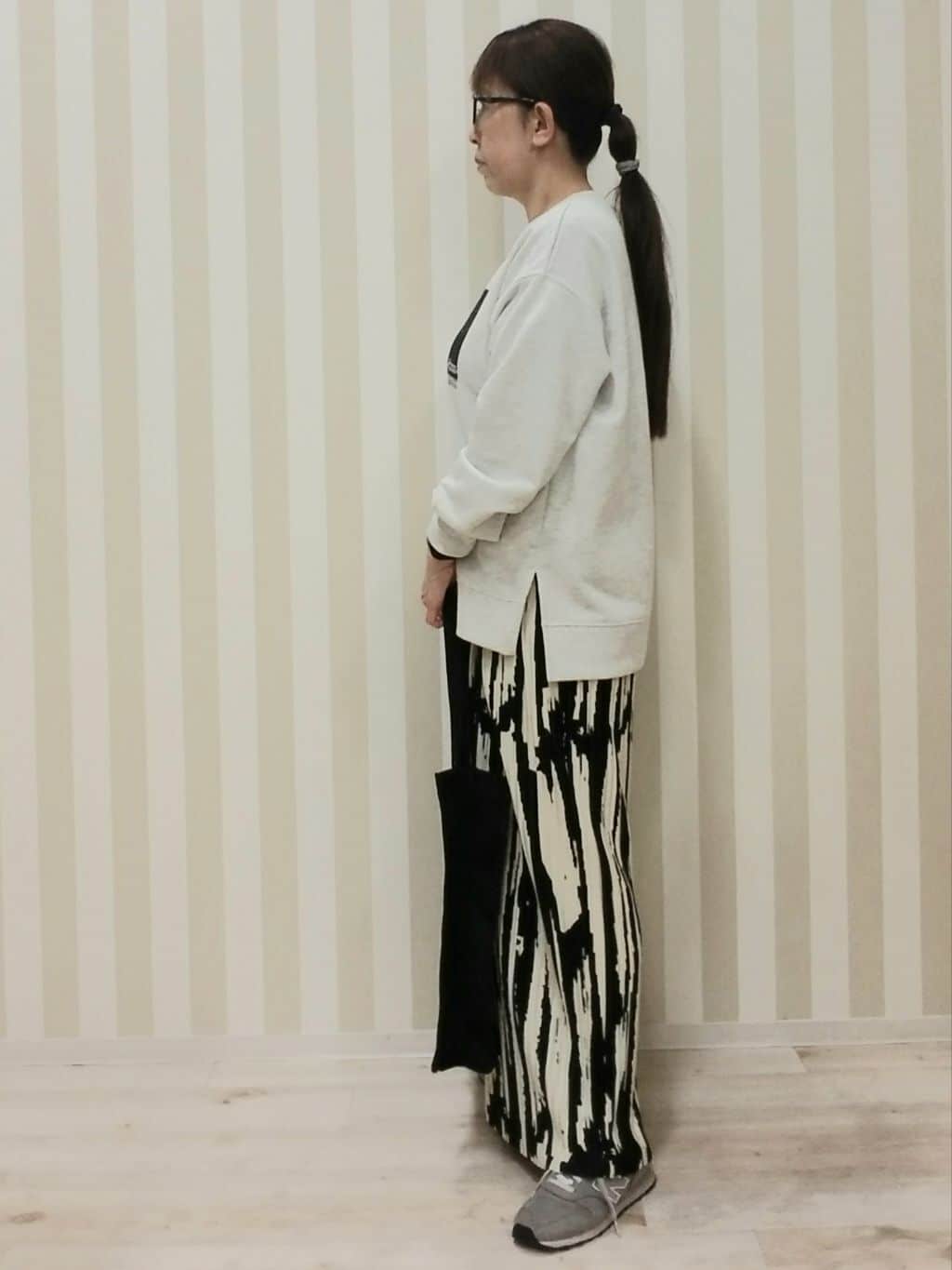 nonaさんの「SHOO･LA･RUE｜◆【洗える/S-LL】選べる3柄 グラフィックスウェット」を使ったコーディネート