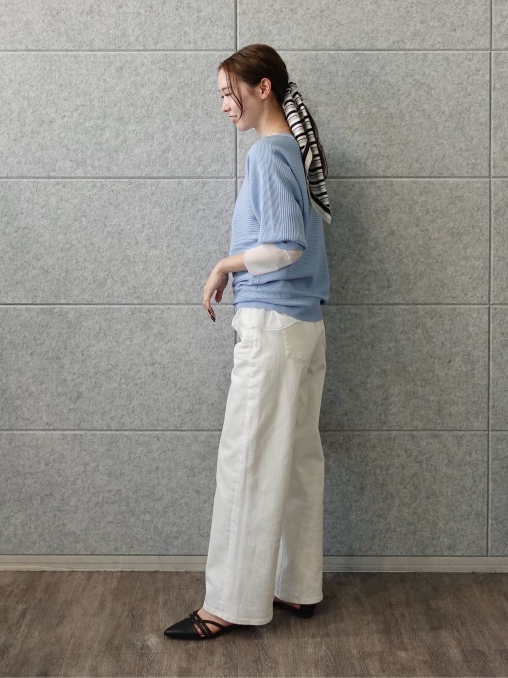 mitsukiさんの「INDIVI｜【褒められデニム】ワイドストレート デニムパンツ」を使ったコーディネート
