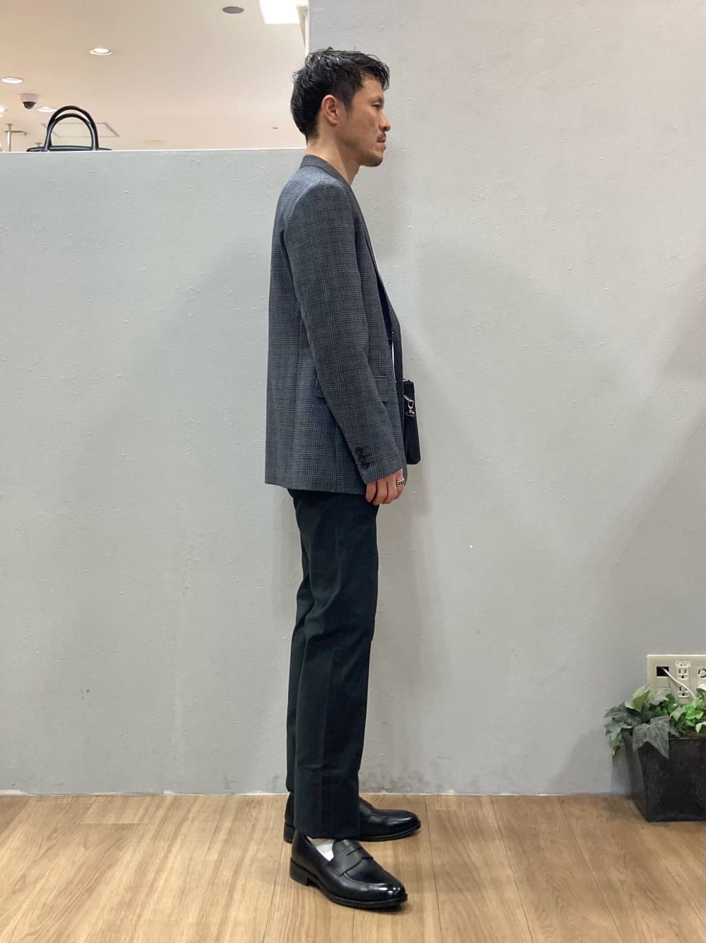 シュンさんの「TAKEO KIKUCHI｜【Made in JAPAN】播州織 ストレッチ パンツ」を使ったコーディネート
