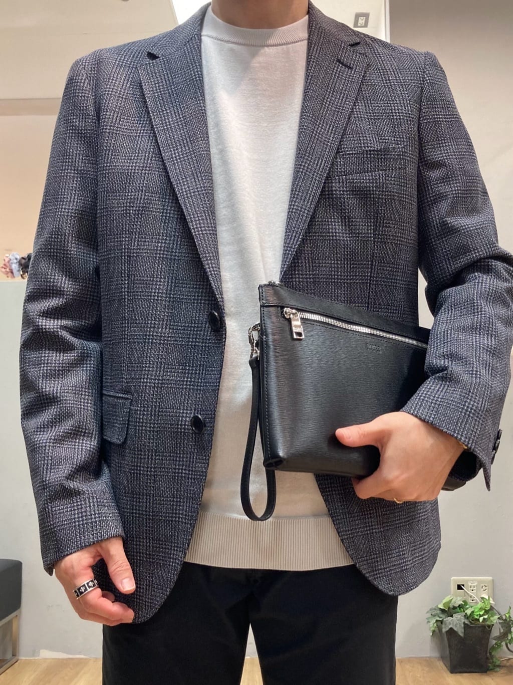 シュンさんの「TAKEO KIKUCHI｜【Made in JAPAN】播州織 ストレッチ パンツ」を使ったコーディネート