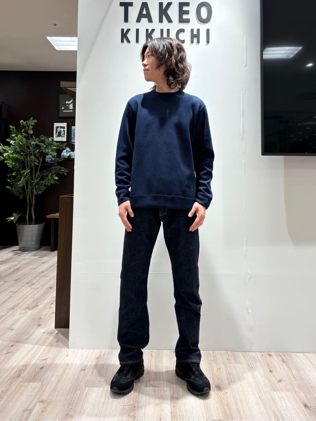 Kaiさんの「TAKEO KIKUCHI｜【モンスターストレッチ】日本製 ワンウォッシュ デニムパンツ」を使ったコーディネート