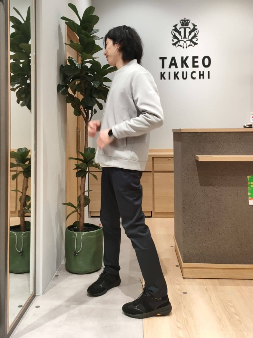 nobuさんの「TAKEO KIKUCHI｜【全7サイズ&times;8色展開！】トップマルチヘリンボン パンツ」を使ったコーディネート