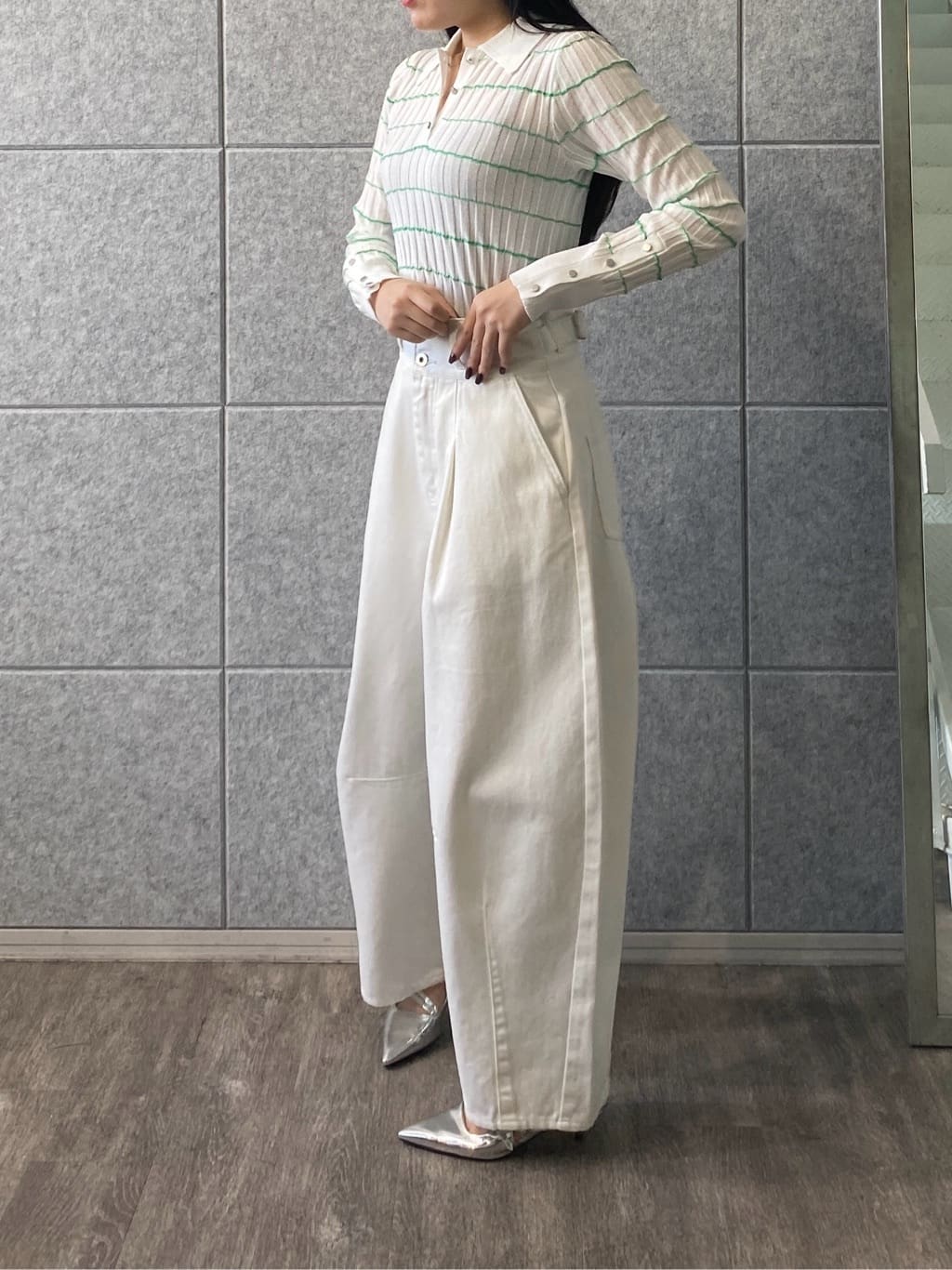 rinaさんの「INDIVI｜ハイウエストカーブデニム」を使ったコーディネート