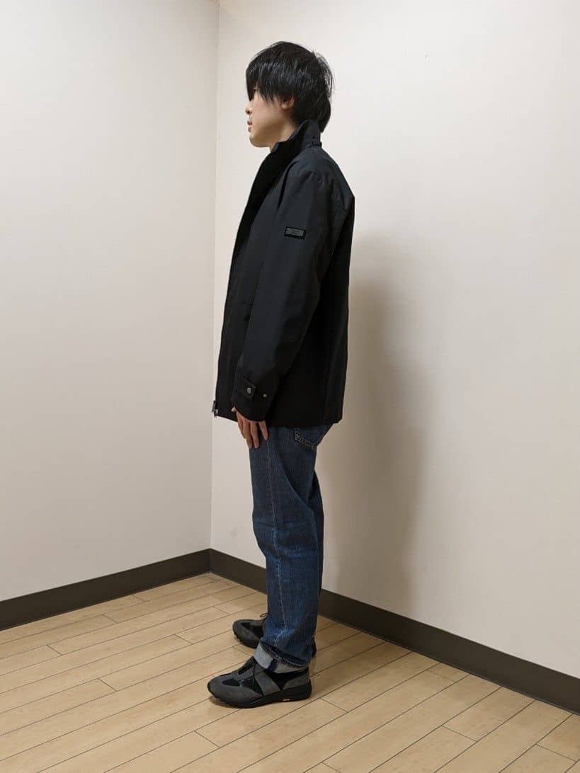 あきやまさんの「TAKEO KIKUCHI｜【モンスターストレッチ】日本製 ウォッシュド デニムパンツ」を使ったコーディネート