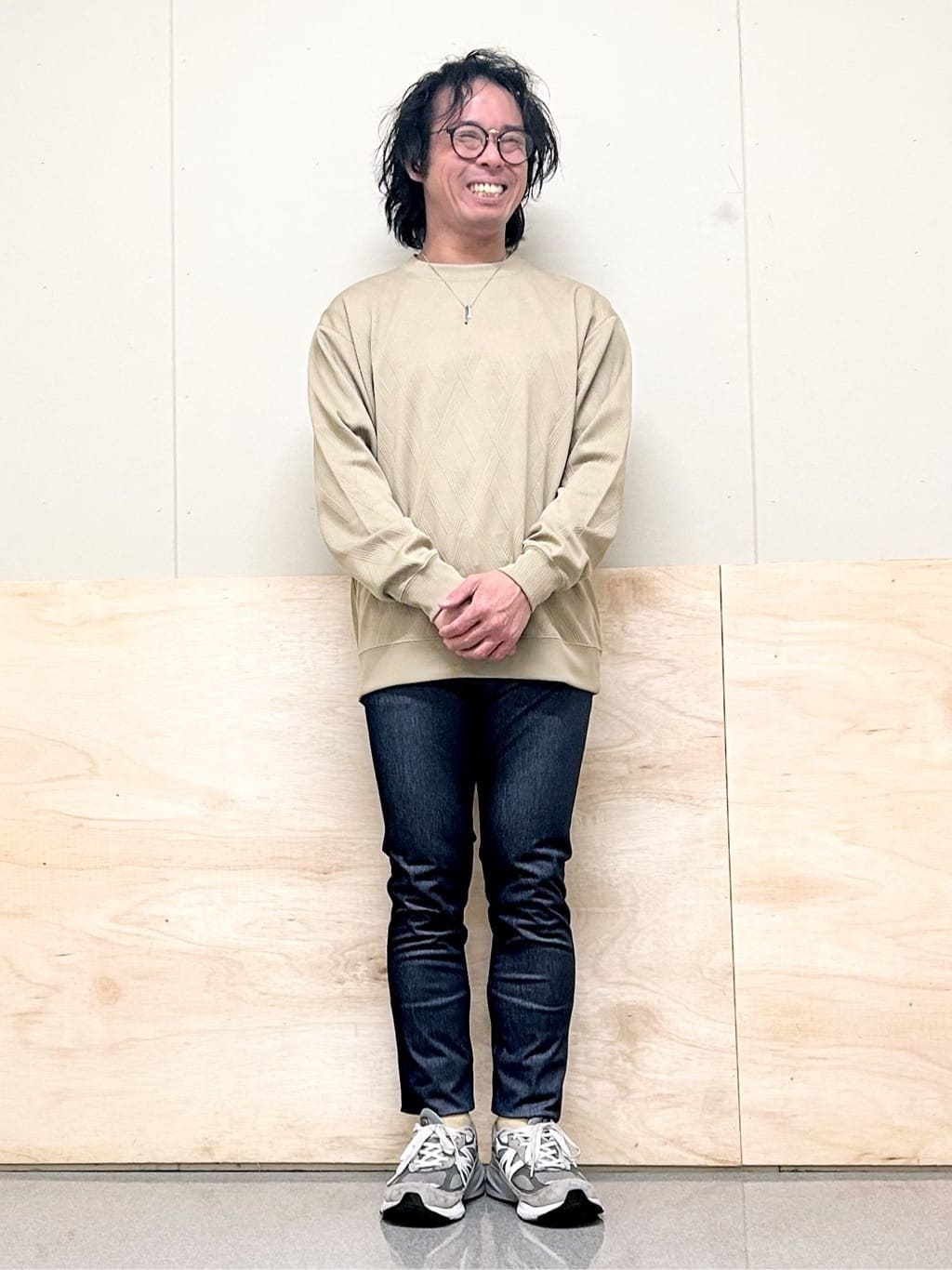 KENJI Iさんの「THE SHOP TK｜【ご好評につき再入荷！！】サフィアーノ切替えボディバック」を使ったコーディネート