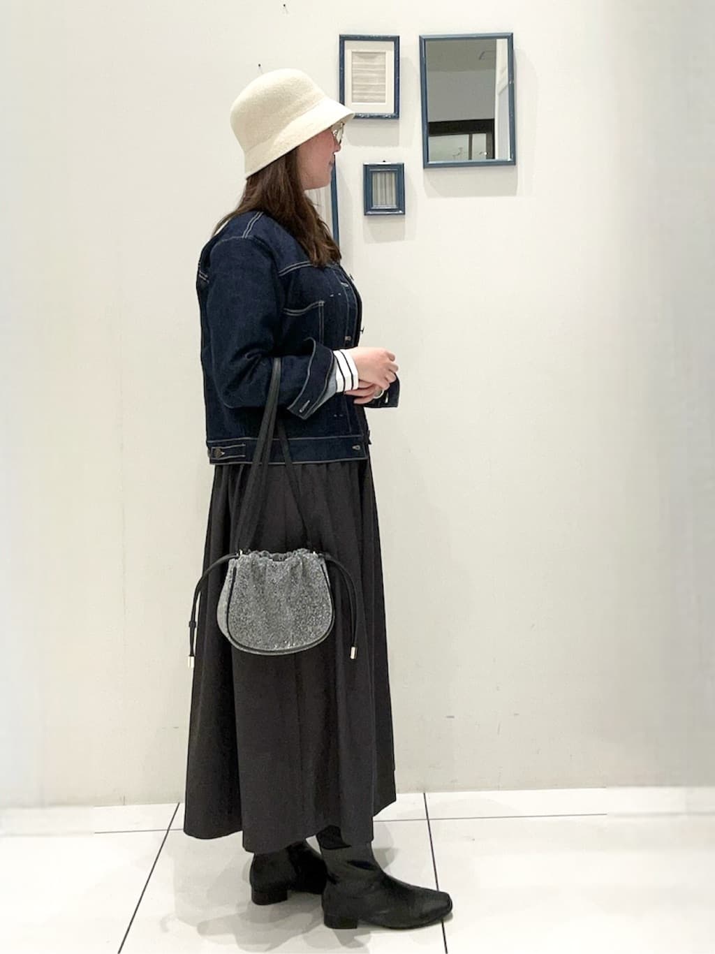 nanakoさんの「grove｜裾テールロンT」を使ったコーディネート