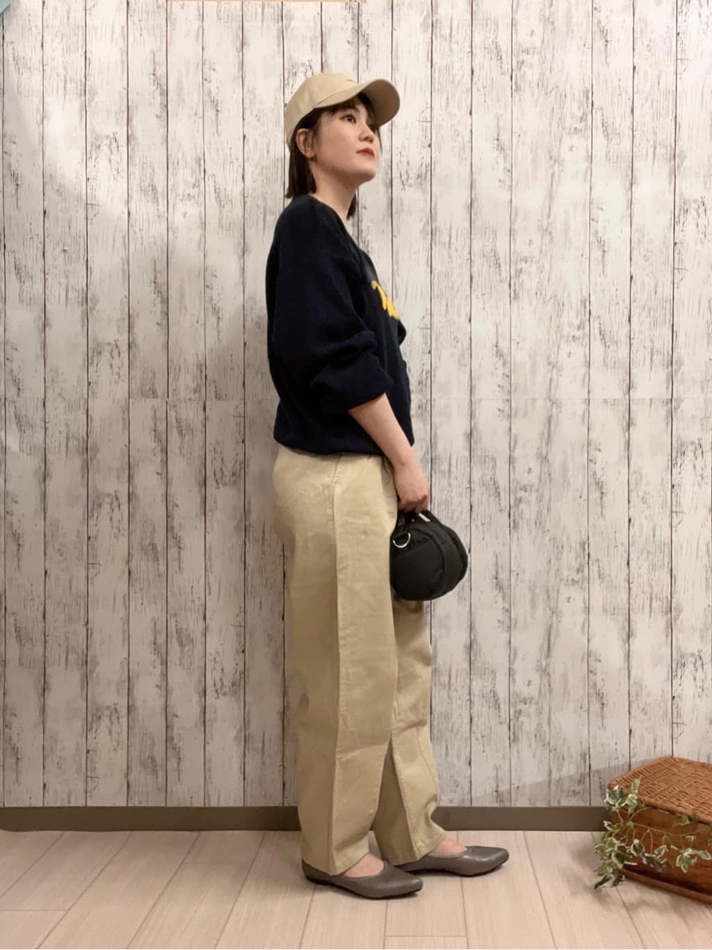 シカさんの「SHOO･LA･RUE｜◆【洗える/S-LL/ちくちくしにくい】大人のための ロゴ入りスウェットライクニット」を使ったコーディネート