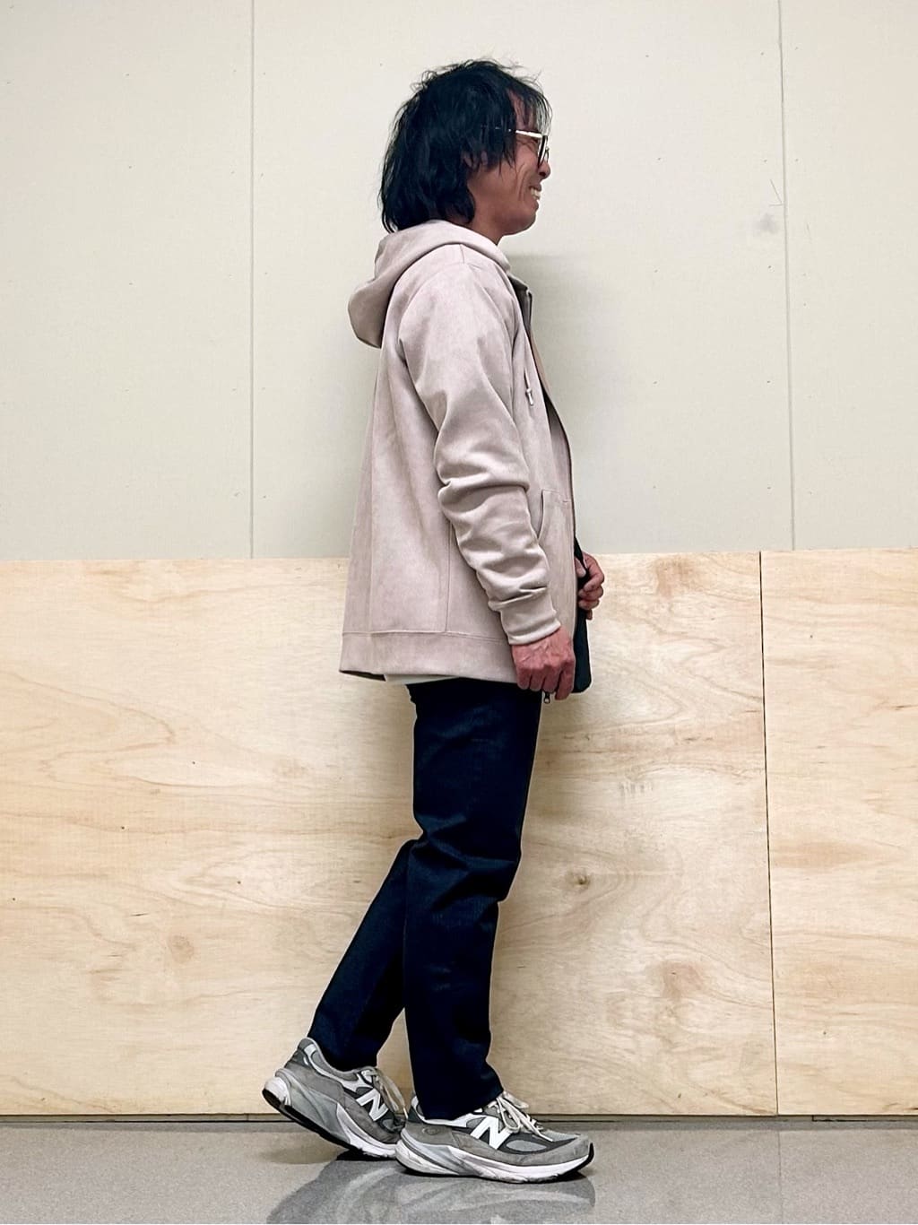 KENJI Iさんの「THE SHOP TK｜【オールシーズン穿ける！】7DAYSストレッチへリンボンパンツ　ON&hArr;OFF兼用」を使ったコーディネート