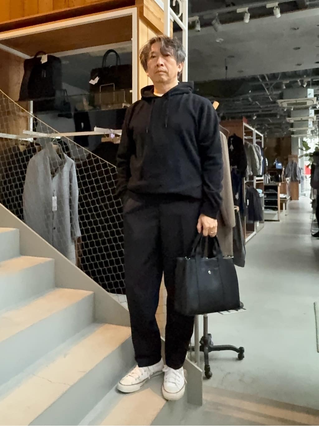 デザイナーTAKEman さんの「TAKEO KIKUCHI｜◆【便利なサイズ感】ドライビング　トートバッグ」を使ったコーディネート