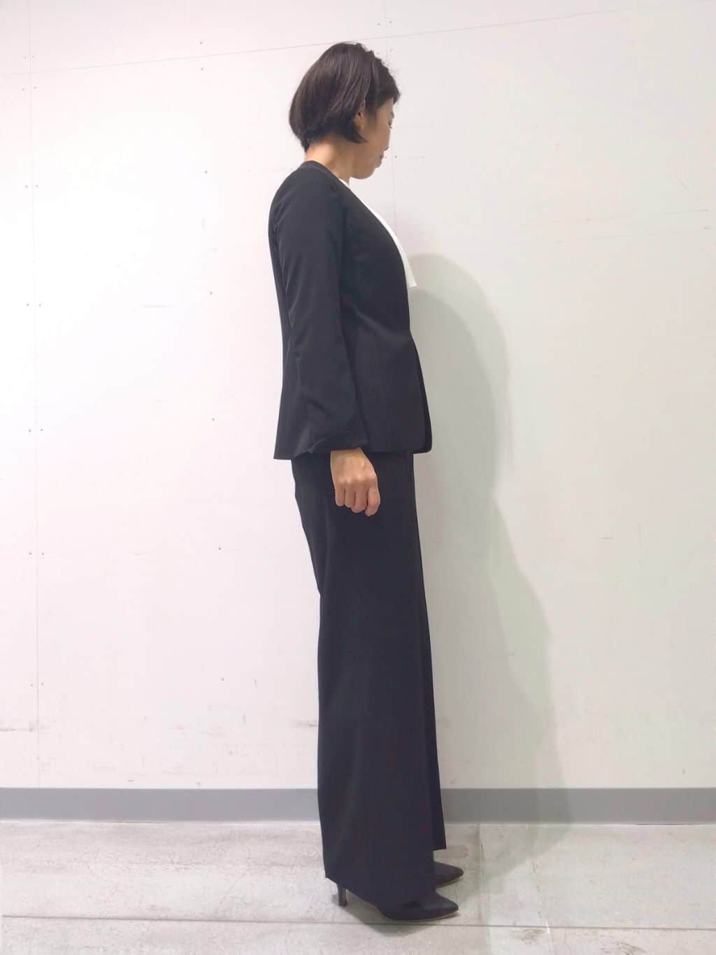 Kさんの「INDIVI｜【洗える／UVケア／スーツ】ストレッチノーカラージャケット」を使ったコーディネート