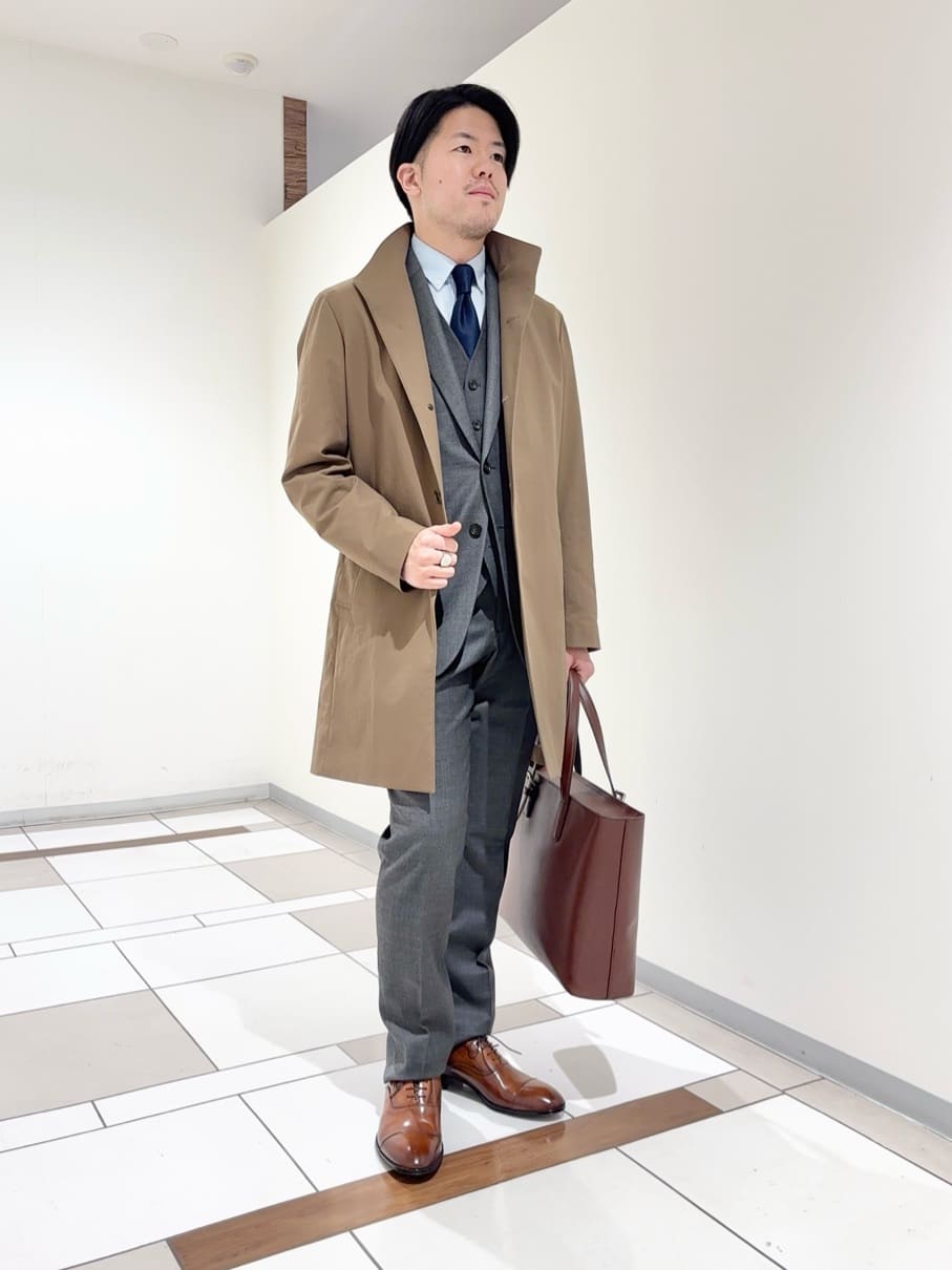 及川さんの「TAKEO KIKUCHI｜【Three by Three】シャイニーシャークピンヘッド スーツ/3ピース対応可」を使ったコーディネート