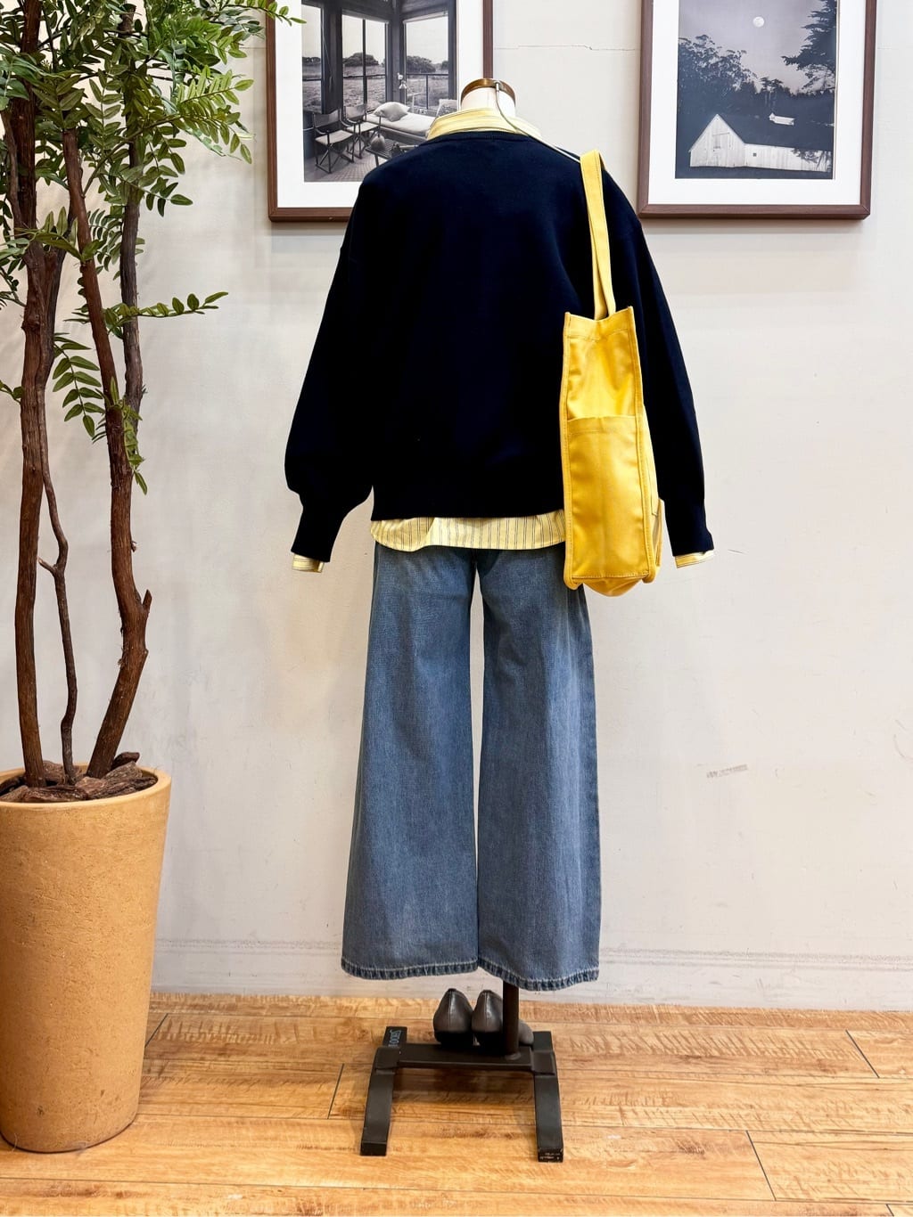 まどかさんの「SHOO･LA･RUE｜◆【洗える/S-LL/ちくちくしにくい】大人のための ロゴ入りスウェットライクニット」を使ったコーディネート