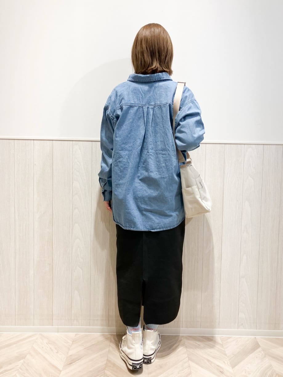 shokoさんの「SHOO･LA･RUE｜◆【洗える/S-LL】大人のこなれコーデに やわらかデニムシャツ」を使ったコーディネート