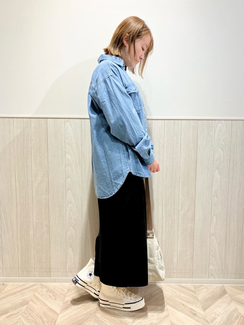 shokoさんの「SHOO･LA･RUE｜◆【洗える/S-LL】大人のこなれコーデに やわらかデニムシャツ」を使ったコーディネート