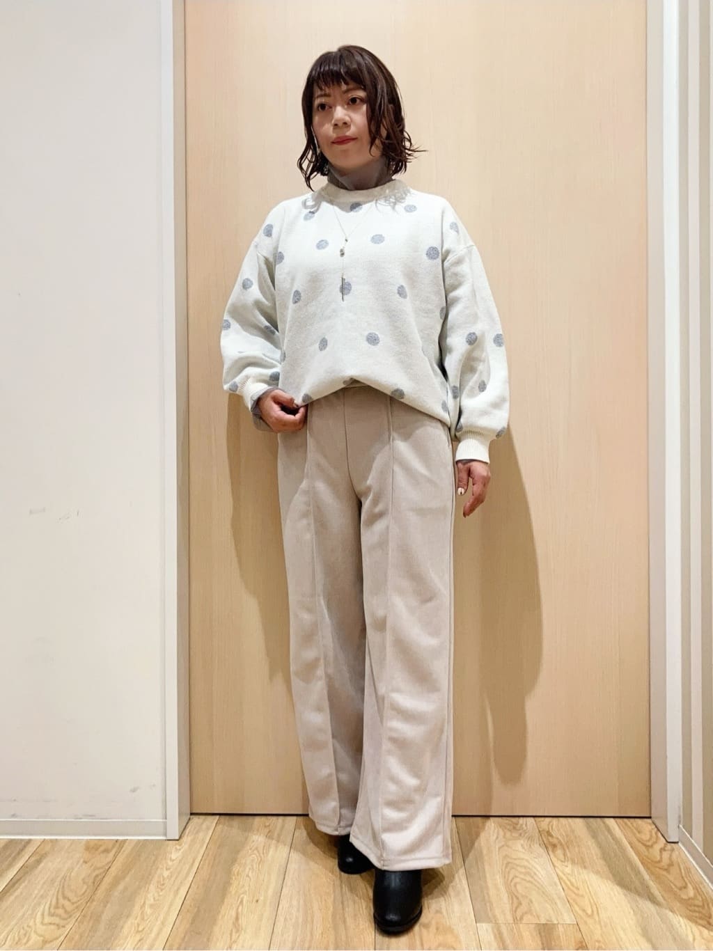 yocchiさんの「SHOO･LA･RUE｜◆【洗える/S-LL】 ドット柄が目を惹く ゆったりジャカードニット」を使ったコーディネート