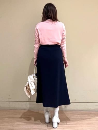 Juneさんの「UNTITLED｜【手洗い／58cm正方形】ベルトプリントスカーフ」を使ったコーディネート