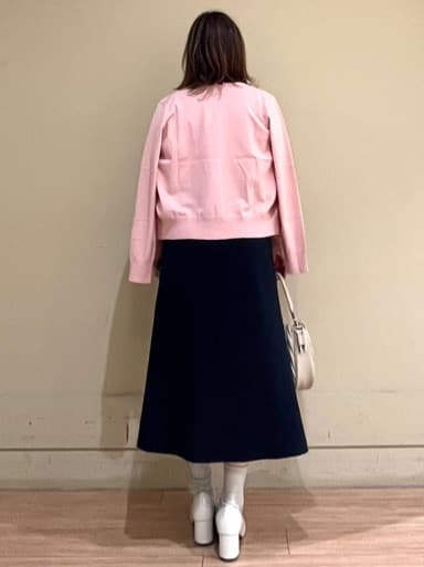 Juneさんの「UNTITLED｜【手洗い／58cm正方形】ベルトプリントスカーフ」を使ったコーディネート