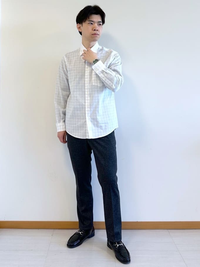 イッシーさんの「TAKEO KIKUCHI｜【ONOFF対応】TRダブルニット ストレッチパンツ」を使ったコーディネート