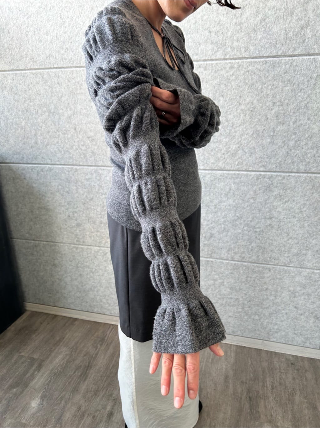 yukoさんの「CODE A｜gathered sleeves knit」を使ったコーディネート