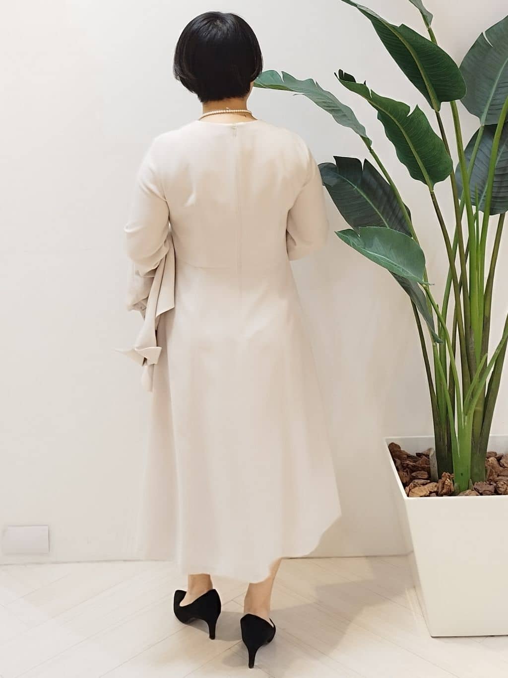 s u g iさんの「UNTITLED｜【セレモニー】パール調フリークリップネックレス」を使ったコーディネート