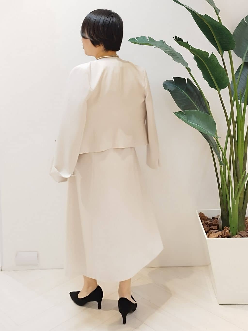 s u g iさんの「UNTITLED｜【セレモニー】パール調フリークリップネックレス」を使ったコーディネート
