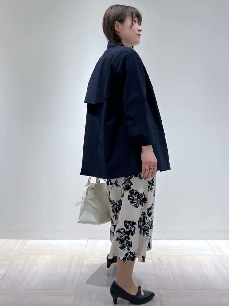 関根さんの「Reflect｜◆ラッフルフリルプルオーバーニット」を使ったコーディネート