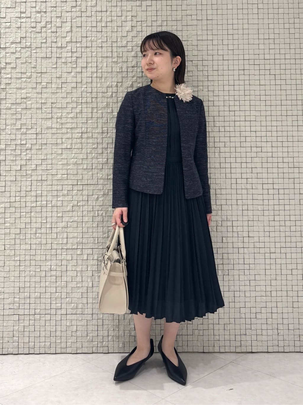 sakuさんの「INDIVI｜フラワーコサージュ」を使ったコーディネート