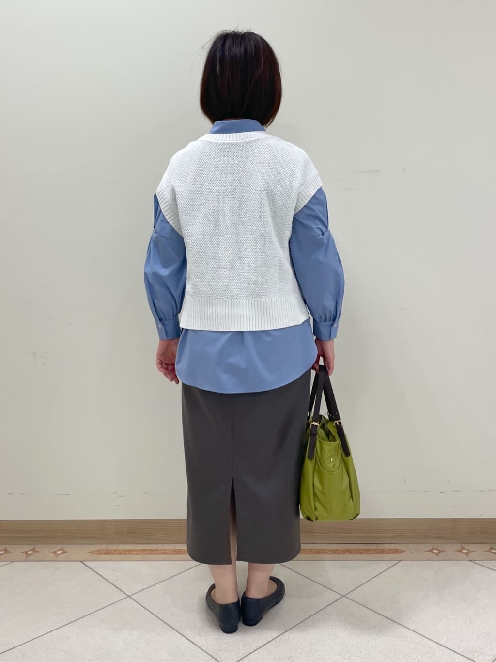 hanaさんの「Reflect｜◆【夏SALE／E‐QUALITY／手洗い可】ケーブル編みニットベスト＋シャツセット」を使ったコーディネート