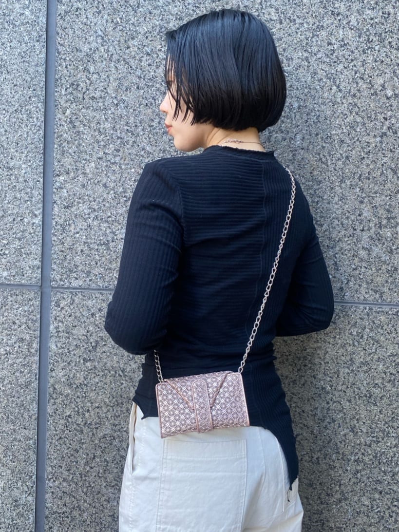 Uさんの「HIROKO HAYASHI｜【限定商品】GIRASOLE（ジラソーレ）チェーン付マルチ財布」を使ったコーディネート