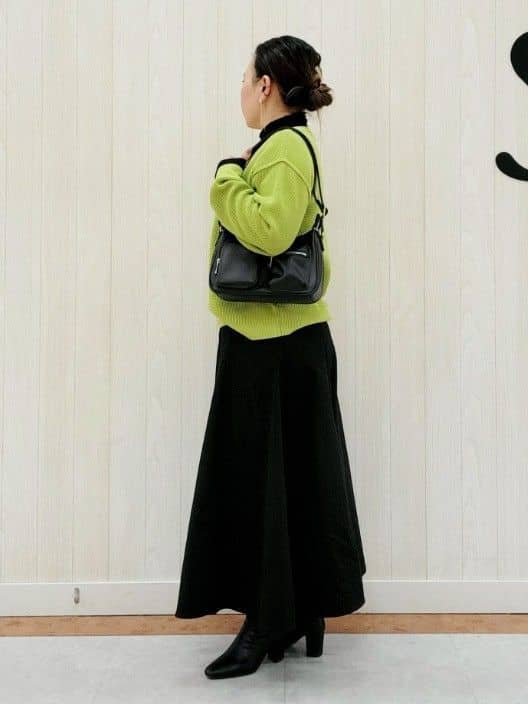 nanahachiさんの「SHOO･LA･RUE｜◆【洗える/S-LL】ワッフル編みが魅力な ドロップショルダーニット」を使ったコーディネート