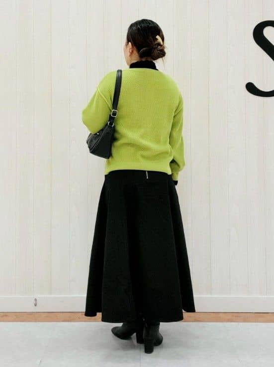 nanahachiさんの「SHOO･LA･RUE｜◆【洗える/S-LL】ワッフル編みが魅力な ドロップショルダーニット」を使ったコーディネート