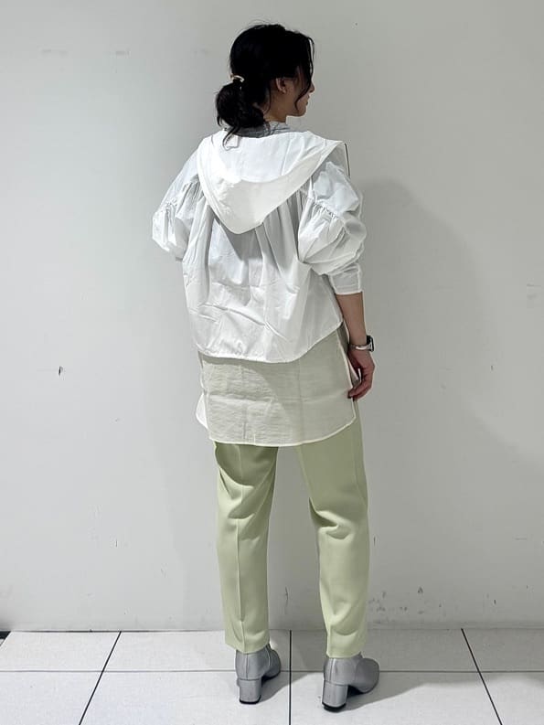 そんさんの「INDIVI｜【接触冷感／セットアップ対応】イージーテーパードパンツ【通勤・セレモニー】」を使ったコーディネート