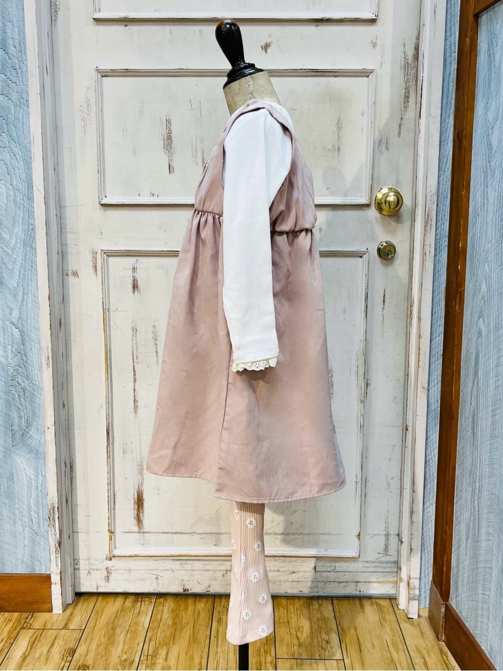 もすさんの「SHOO･LA･RUE｜◆【洗える/100-150cm】スカラップ使いがキュートな デニムジャンドレ」を使ったコーディネート