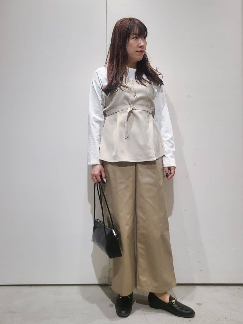 hmさんの「OPAQUE.CLIP｜◆ベルト付ビスチェドッキングカットソー【洗濯機洗い可】」を使ったコーディネート