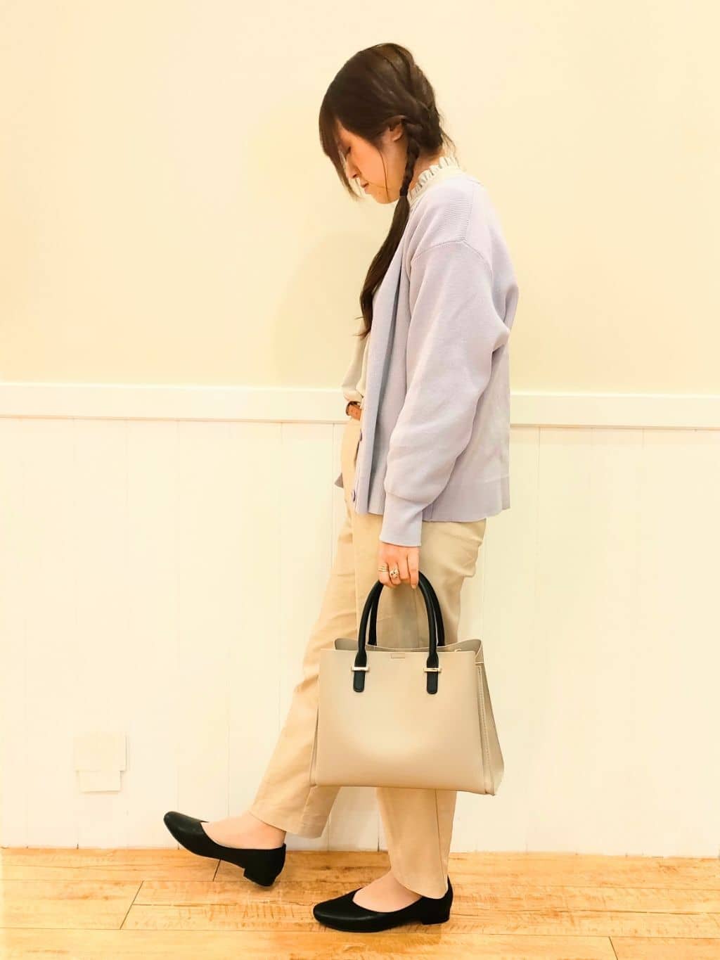 NMさんの「SHOO･LA･RUE｜◆【S-3L/洗える/セレモニー】さらり軽やか スタンドカラー フリルブラウス」を使ったコーディネート