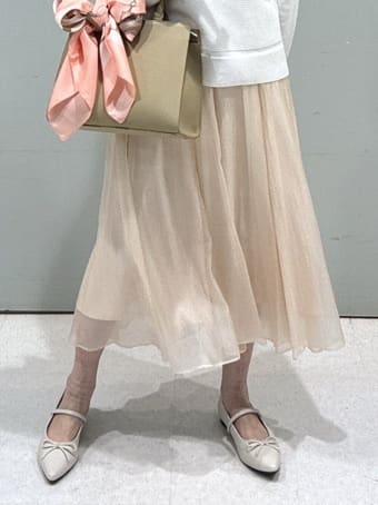 makiさんの「UNTITLED｜【手洗い／88cm正方形】バイカラーハーネススカーフ」を使ったコーディネート