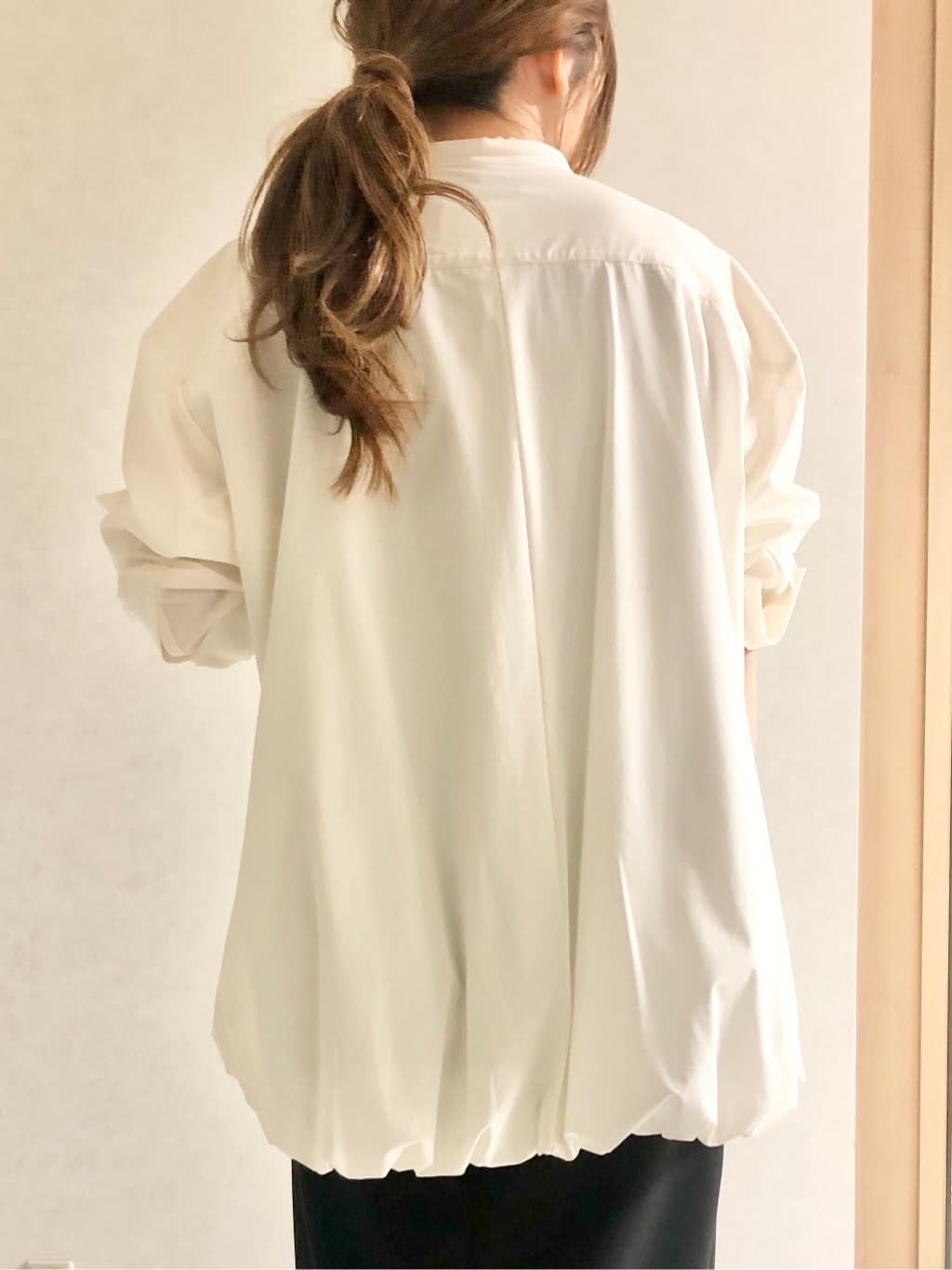 sayuさんの「UNTITLED｜◆【朝比奈 彩&times;Oggi&times;UNTITLED スペシャルコラボ】バルーンヘムブラウス」を使ったコーディネート