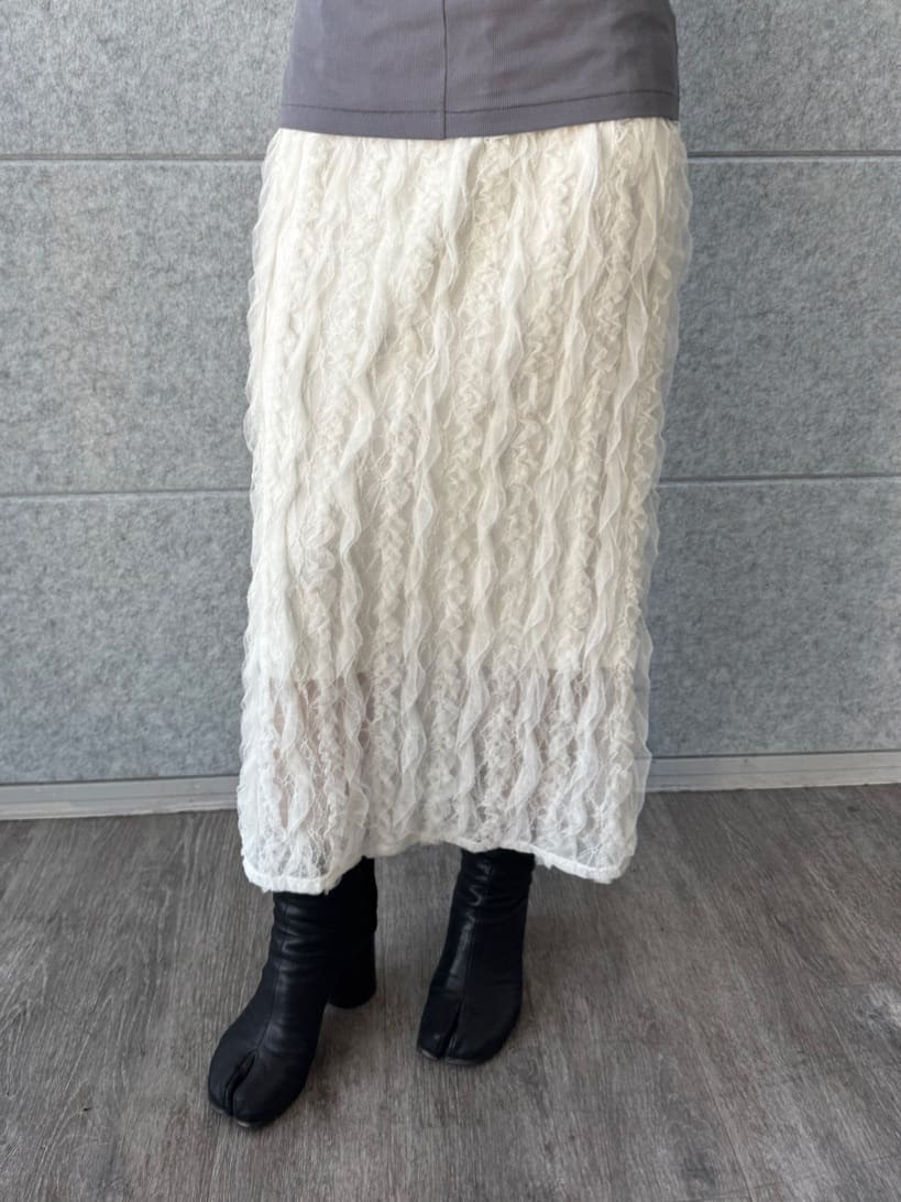 designer yukaさんの「CODE A｜frill lace easy skirt」を使ったコーディネート