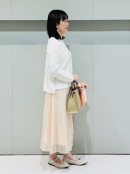 makiさんの「UNTITLED｜【手洗い／88cm正方形】バイカラーハーネススカーフ」を使ったコーディネート